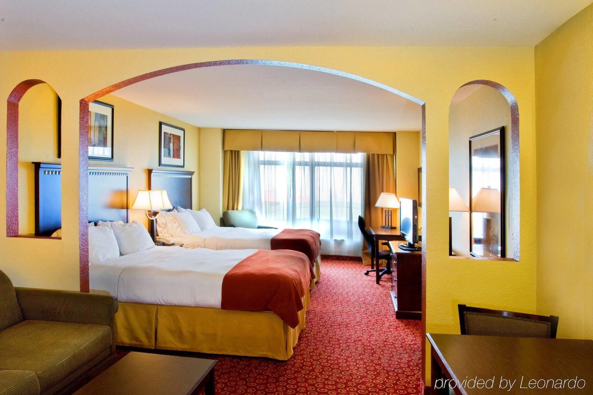 Holiday Inn Express Hotel & Suites Clewiston By Ihg Kamer foto