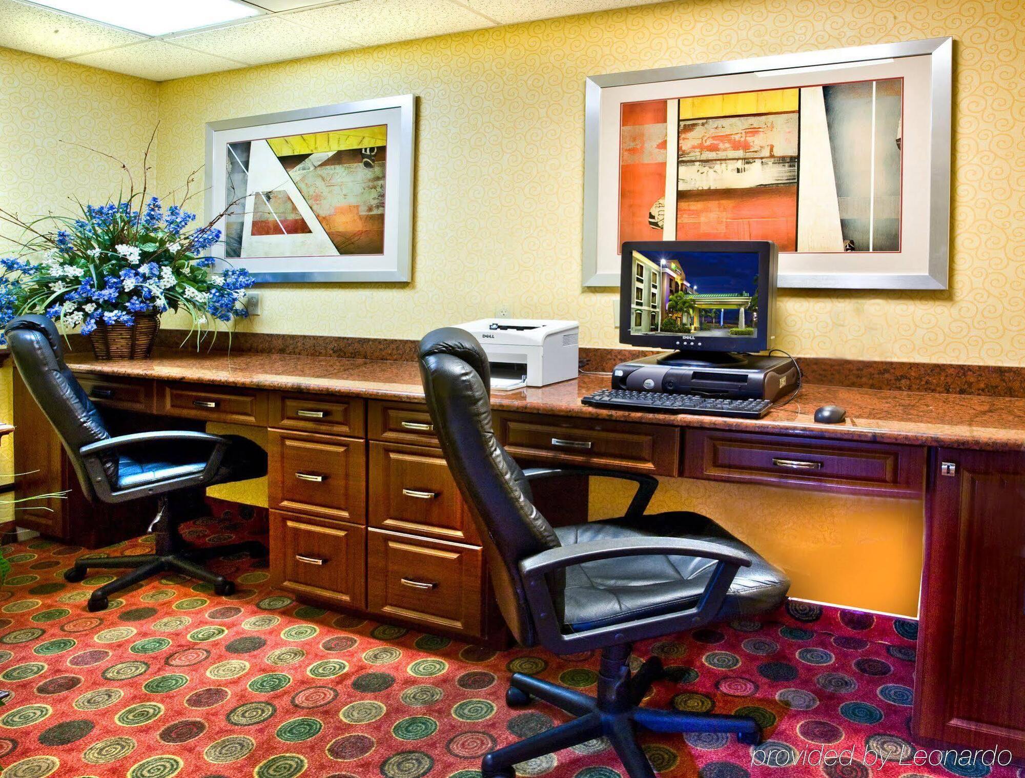 Holiday Inn Express Hotel & Suites Clewiston By Ihg Buitenkant foto
